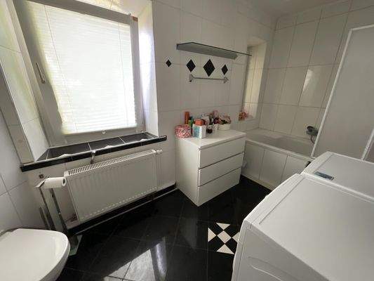 Bad mit Fenster OG