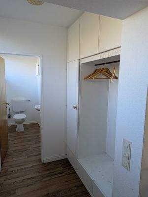 Einbauschrank Garderobe und WG.jpg