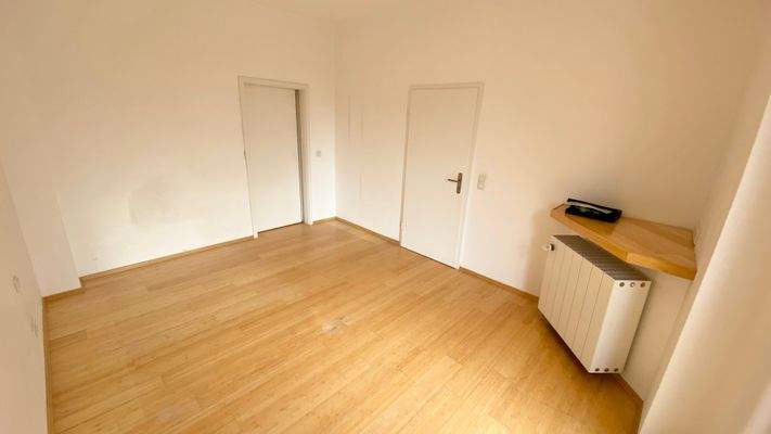 1.OG - Schlafzimmer Ansicht 2