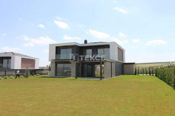 Villas for Sale with Lake View in Ankara Gölbaşı