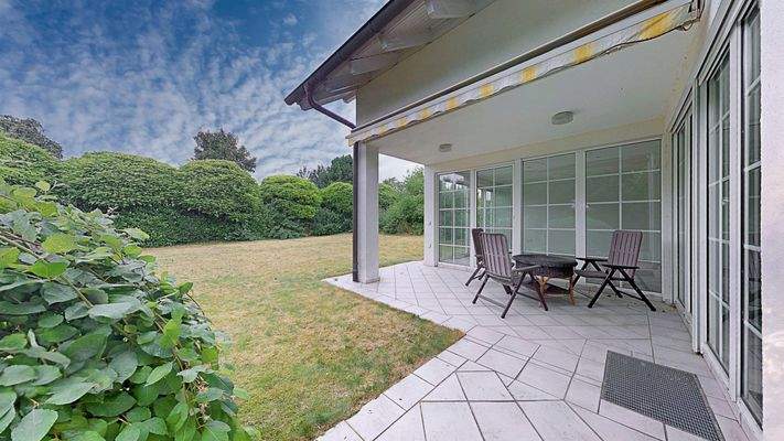 Terrasse vor dem Wohnzimmer