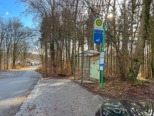 Bushaltestelle zur S-Bahn