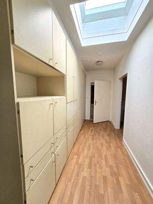 Flur mit Einbauschränken