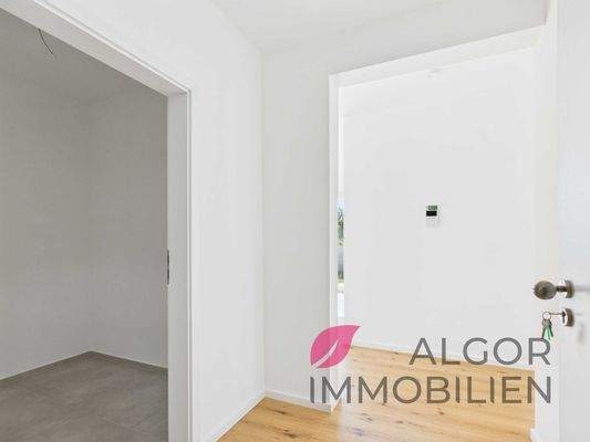 Eingangsbereich mit Garderobe