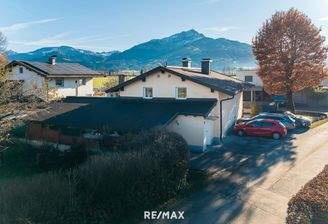 Luftaufnahme Haus mit Carport