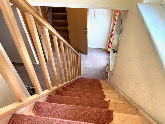 Innen_Haus 2_Treppe zum OG.jpeg