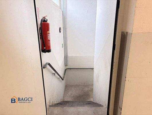 Eingang Lager -und Kellerfläche 