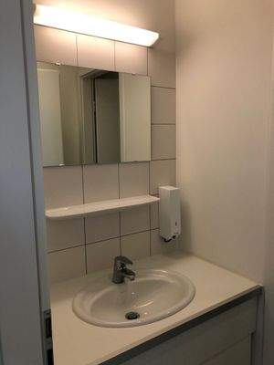 Sanitärbereich - modern - sauber - gepflegt