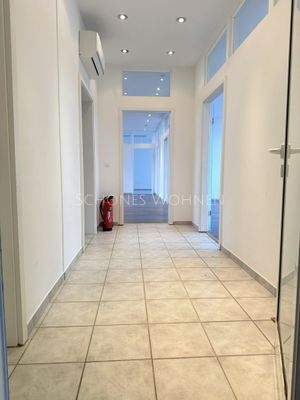  Eingangsbereich Büro