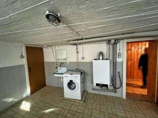 Waschküche mit Etagen-Heizung (2015)