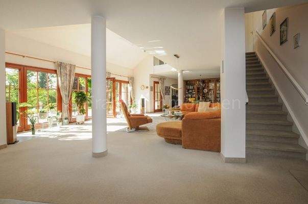 Blick Richtung Terrasse und Salon