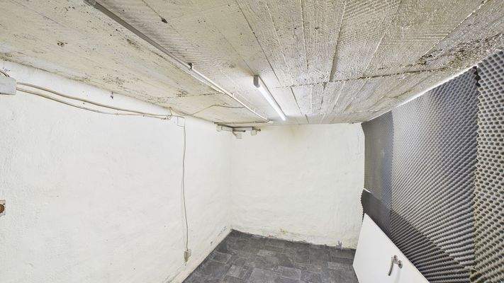 CAM03143G0-PR0197-STILL012