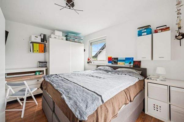 Schlafzimmer mit Blick ins Grüne