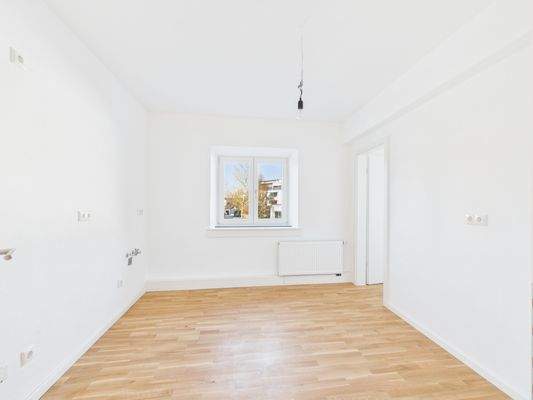 CAM02476G0-PR0038-STILL009