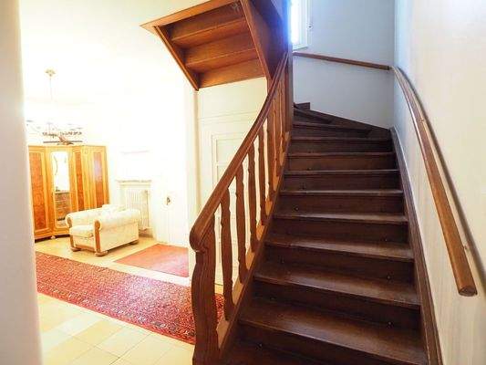 Treppenaufgang zum Obergeschoss