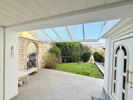 Gartenwohnung_Terrasse+Eingang