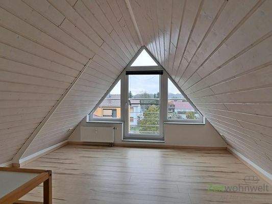 Zimmer im Spitzboden
