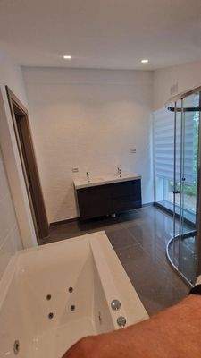 Washbecken und Washtische DG