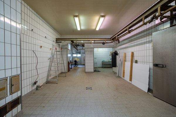 Zerlegeraum - Blick zum Schlachthaus