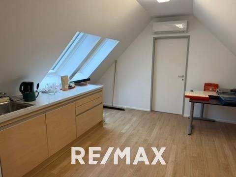 Teeküche mit Zugang zum Archiv 1