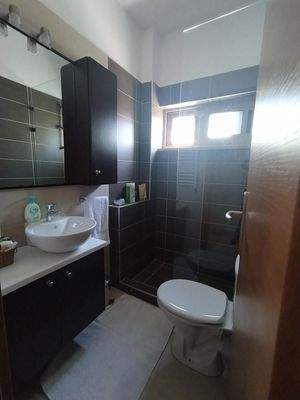 Kreta, Atsipopoulo: Geräumige 2-stöckige Villa in einem ruhigen Dorf in der Nähe des Meeres zu verkaufen