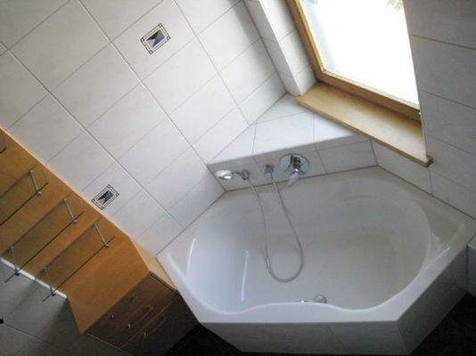 Badezimmer - Badewanne