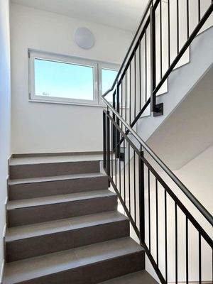 6.Treppenhaus Tageslicht.JPEG
