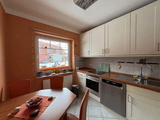 Einbauküche - Essplatz