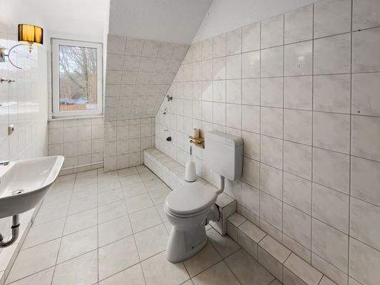 Badezimmer im Obergeschoss