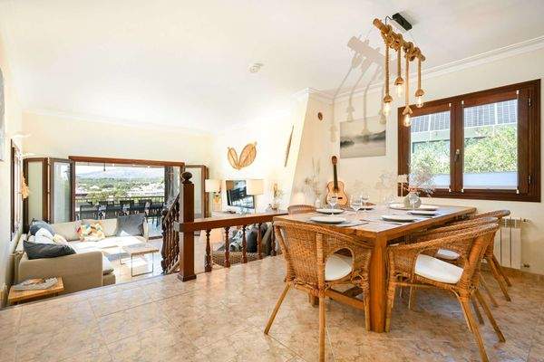 Essecke über dem Wohnbereich