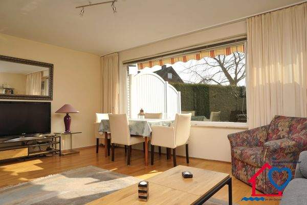 Wohnzimmer Terrasse.JPG