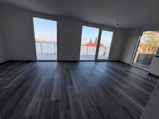 Wohn-Essbereich Hauptwohnung 1.jpg