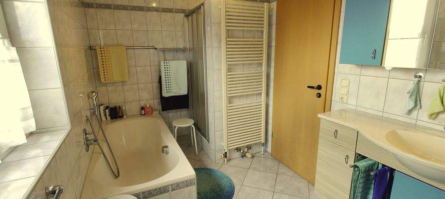 14.1 OG-Badezimmer 1.1.jpg