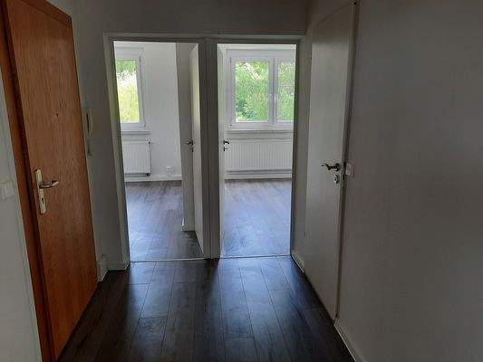 Wohnungsflur mit Türen