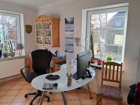 Büro im Erdgeschoss