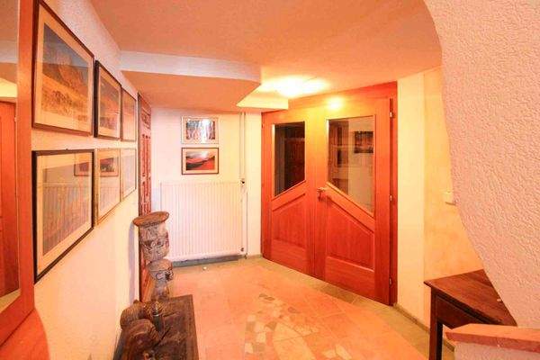 Keller- und Garageneingang