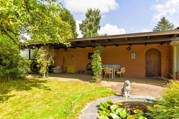 Blick auf die überdachte Terrasse