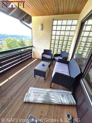 Überdachter Balkon EG