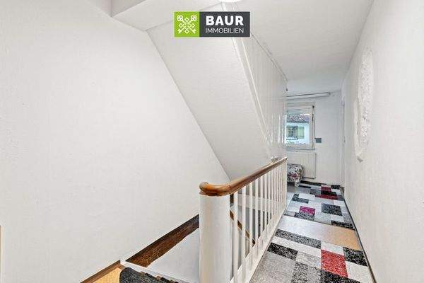 Flur-Treppenaufgang 1.OG