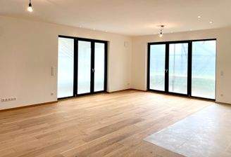 großzügiger Wohn-/ Essbereich mit Süd- und Westterrasse