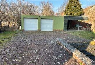 Garagen und Stellplätze