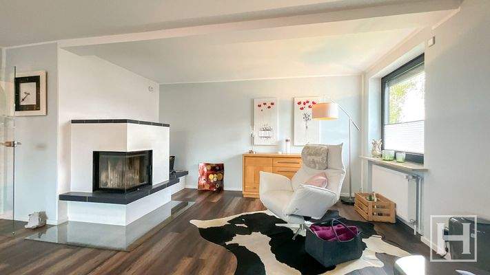 Wohnzimmer mit Kamin