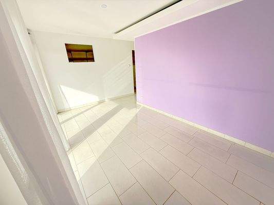 Schlafzimmer mit begehbarem Kleiderschrank