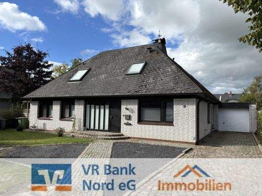 Straßenseite der Immobilie