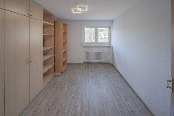 Schlafzimmer mit Schrankwand