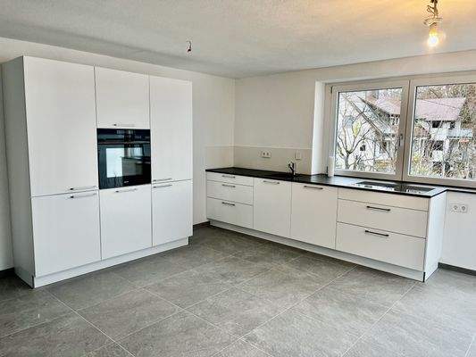 Einbauküche mit sämtlichen Geräten