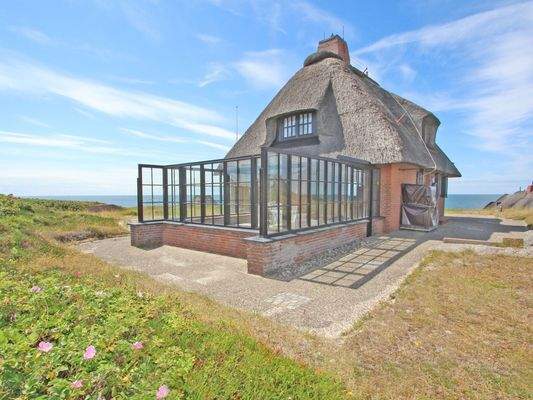 Großer windgeschützter Wintergarten