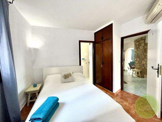 Schlafzimmer mit  Doppelbett 