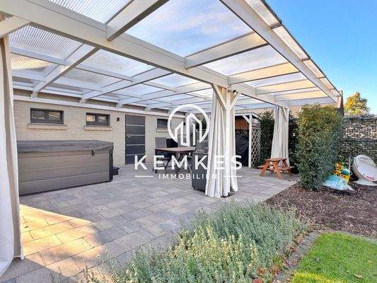 Überdachte Terrasse (ca. 40 m²)