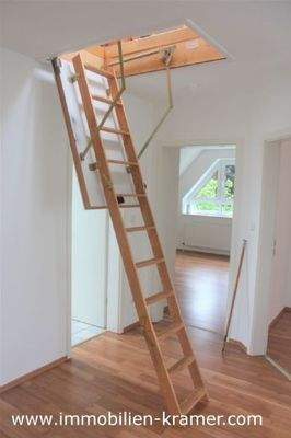Bodentreppe zum Spitzboden